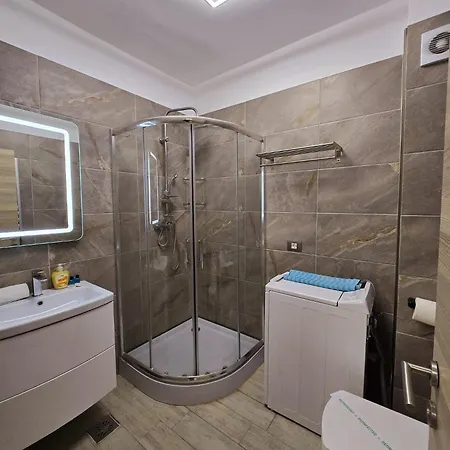 Bellmarina- And Pool Apartamento Năvodari
