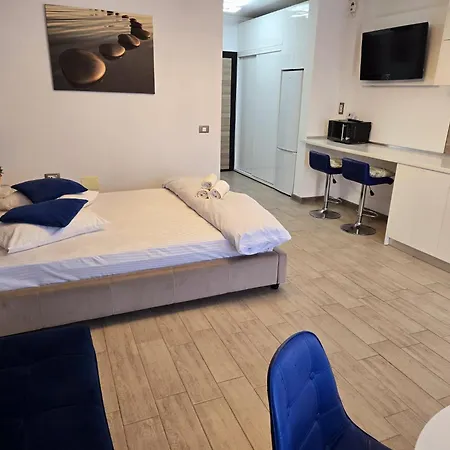 Bellmarina- And Pool Navodari