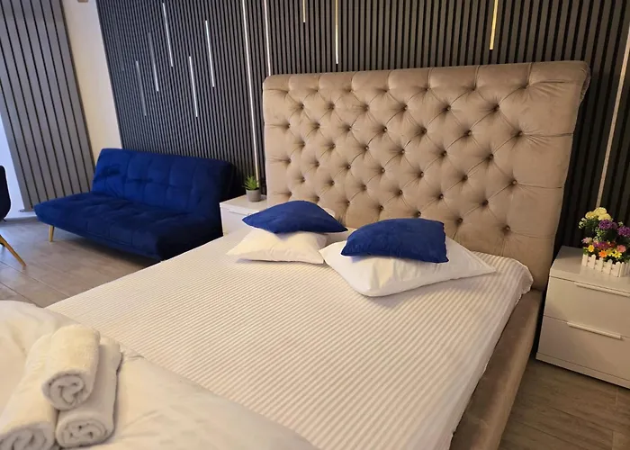 Bellmarina- And Pool