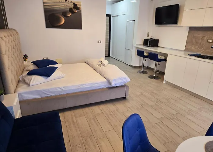 Bellmarina- And Pool Navodari