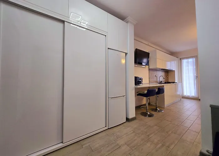 Bellmarina- And Pool Navodari